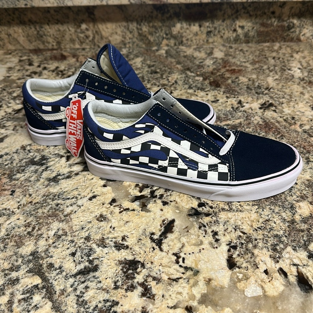 2018
Old Skool 'Checker Flame'

Men’s US size 8.0

NEVER WORN - no original box
